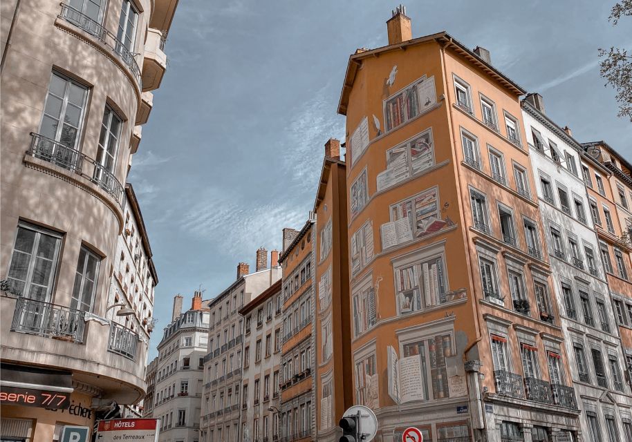 Lyon Scavenger Hunt and Sights Self-Guided Tour - Tour Highlights