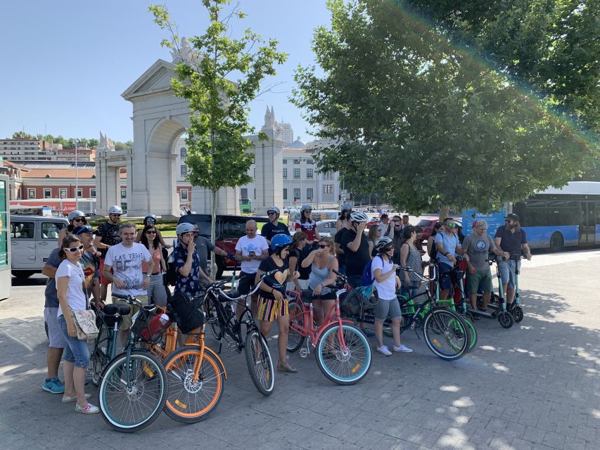 Madrid: Literary Quarter & Retiro Park Electric Bike Tour - Tour Features