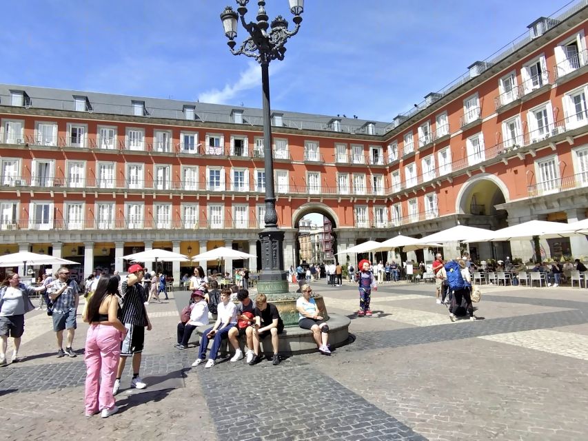 Madrid Private Tour: Royal Palace & Old Quarter - Itinerary Overview
