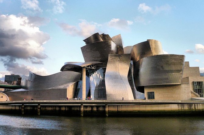 Magic at the Guggenheim Museum (Exterior) - Ideal for History and Art Enthusiasts