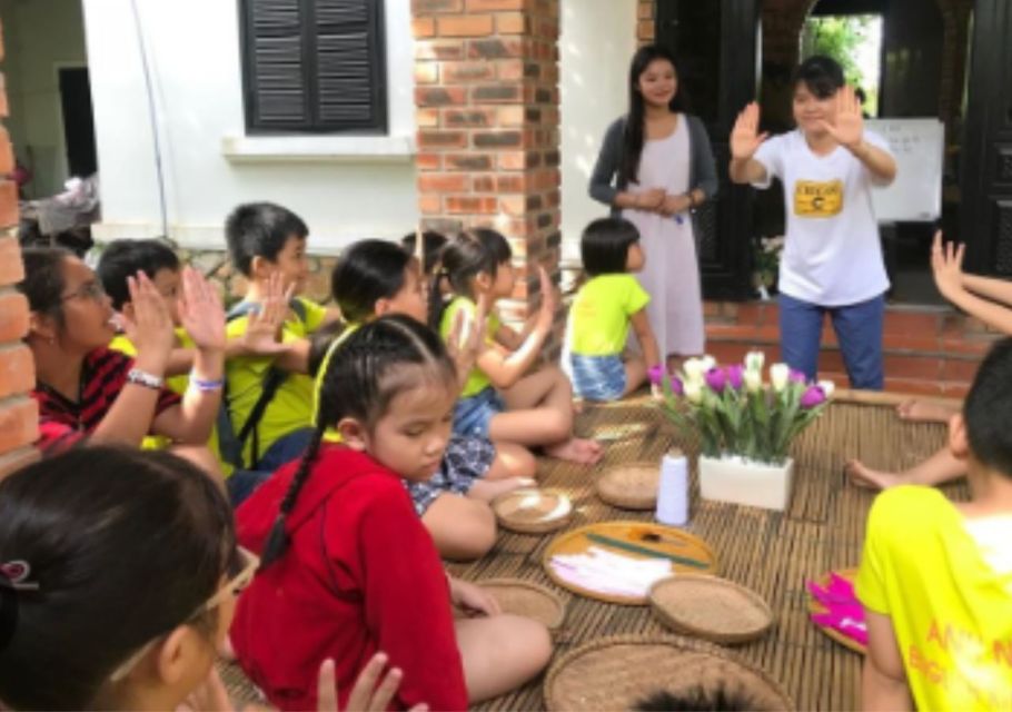 Making the Paper Flower's Experience in Hue - Activity Description and Inclusions