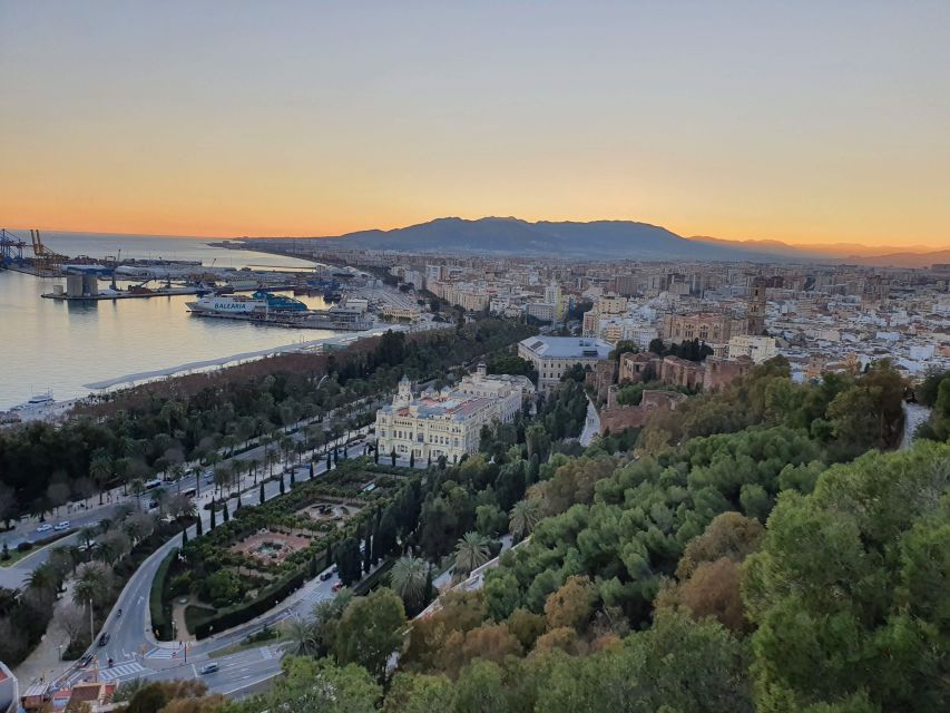 Málaga: Private Personalized Walking Tour - Tour Description