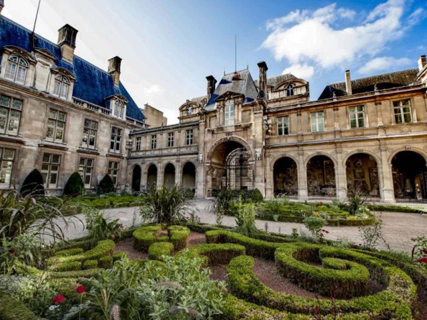 Marais District of Paris Guided Walking Tour - Full Tour Description