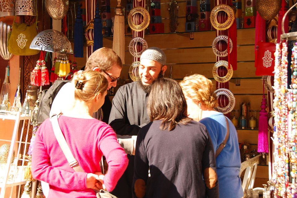 Marrakch: Souks and Foundouks Walking Tour With Moroccan Tea - Full Experience Description