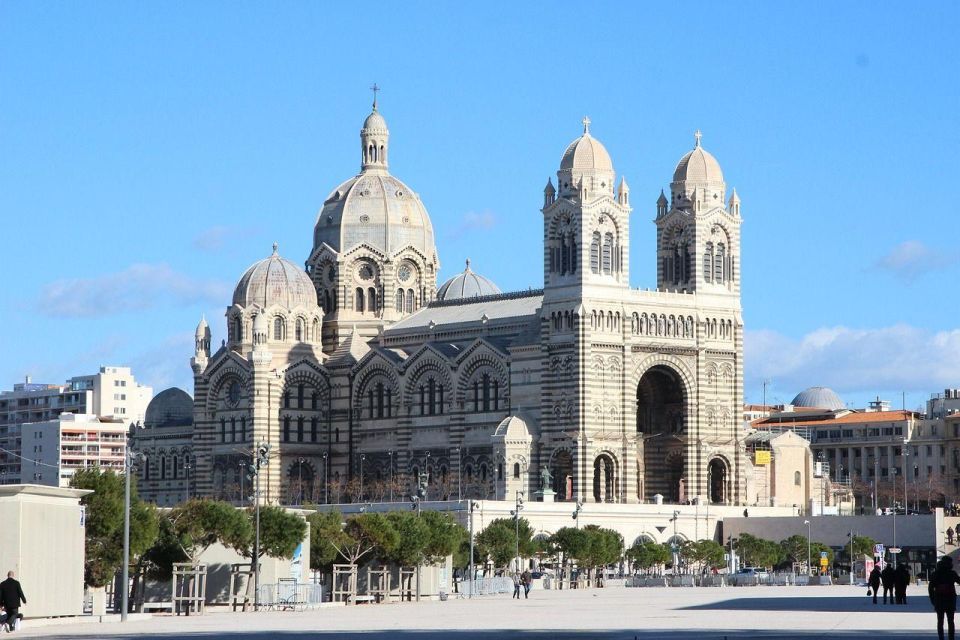 Marseille: Christmas Market Walking Tour - Local Dining Delights