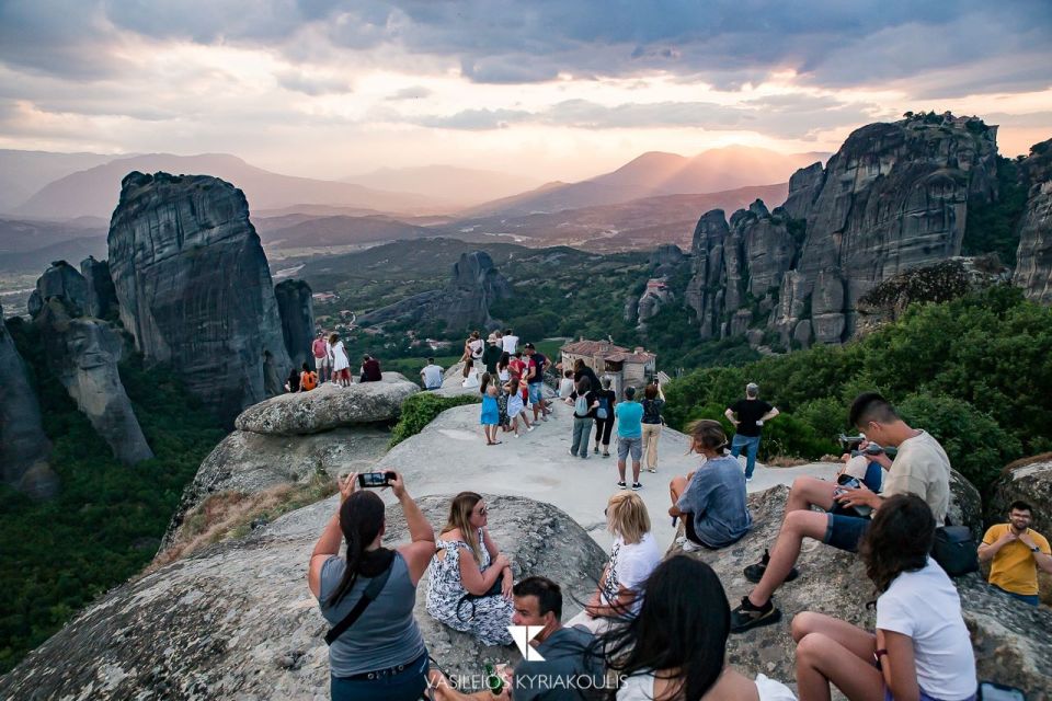 Meteora: Panoramic Morning Small Group Tour With Local Guide - Itinerary