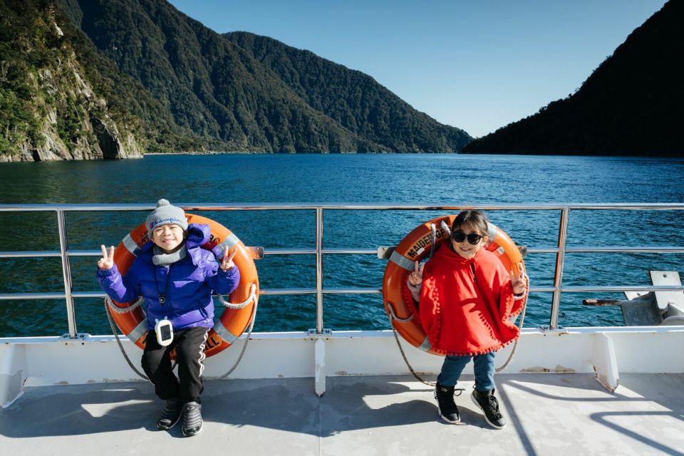 Milford Sound: Waterfalls, Wildlife, and Rainforest Cruise - Logistics and Preparation