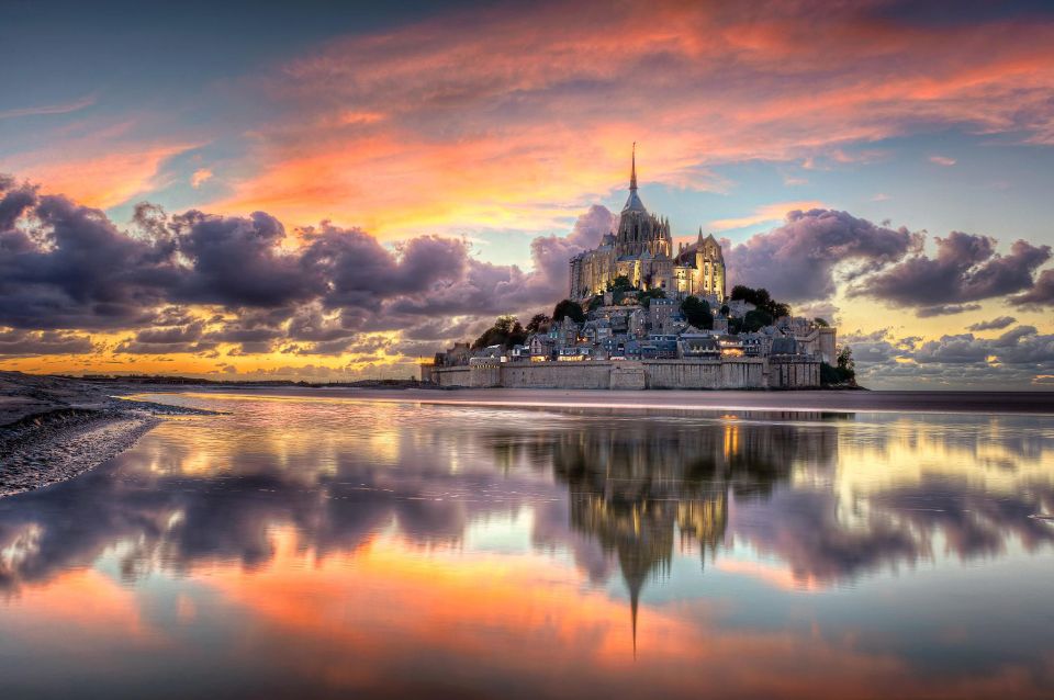 Mont Saint Michel Private VIP Tour With Champagne From Paris - Tour Experience