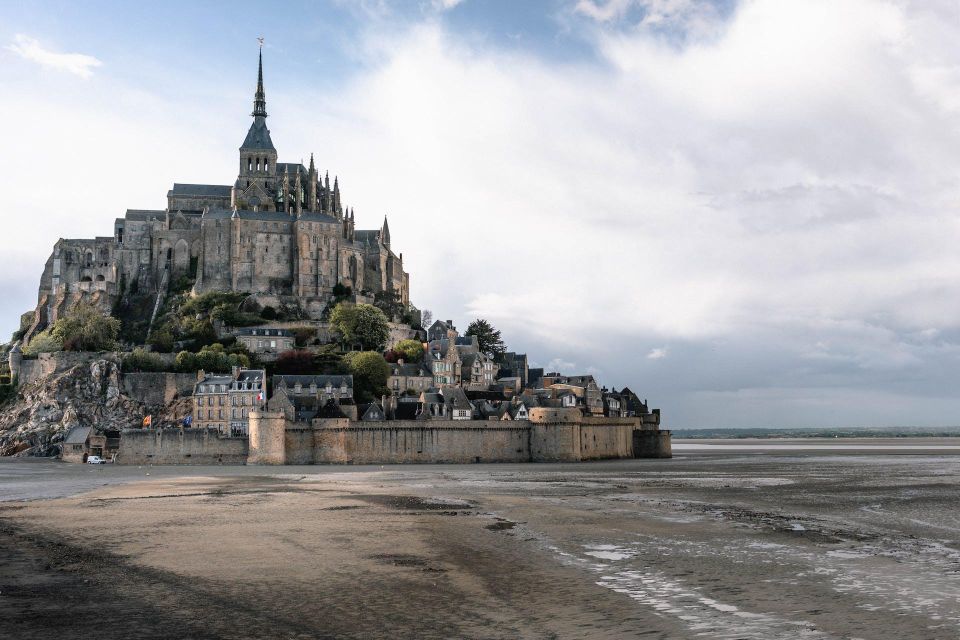 Mont Saint-Michel : The History Digital Audio Guide - Full Description