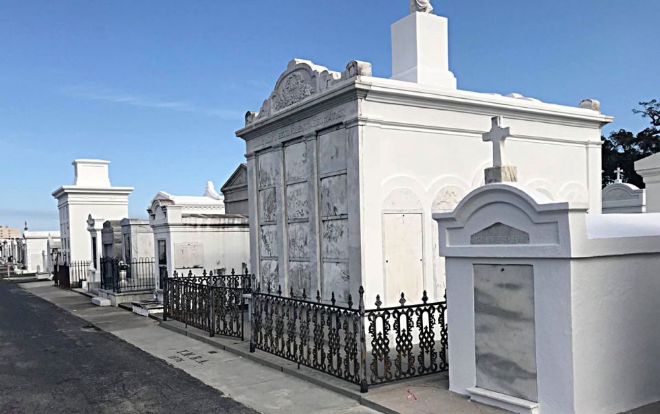 New Orleans: 2.5-Hour City & Cemetery Tour by Bus - Review Summary