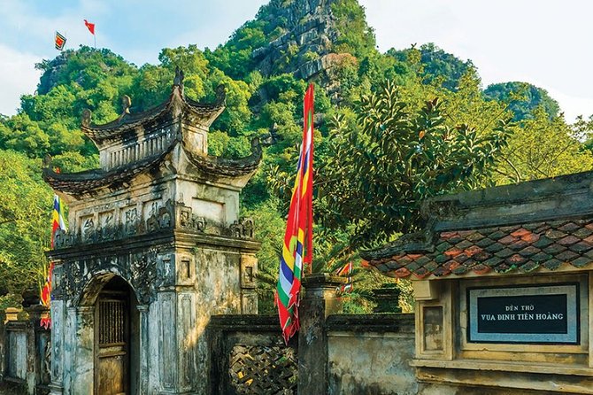 Ninh Binh Private Tour : Hoa Lu Citadel - Tam Coc Boat Trip - Bich Dong Pagoda - Scenic Boat Trip