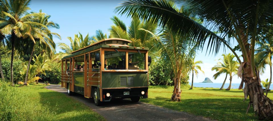 Oahu: Kualoa Farm and Secret Island Tour by Trolley - Location Details and Background