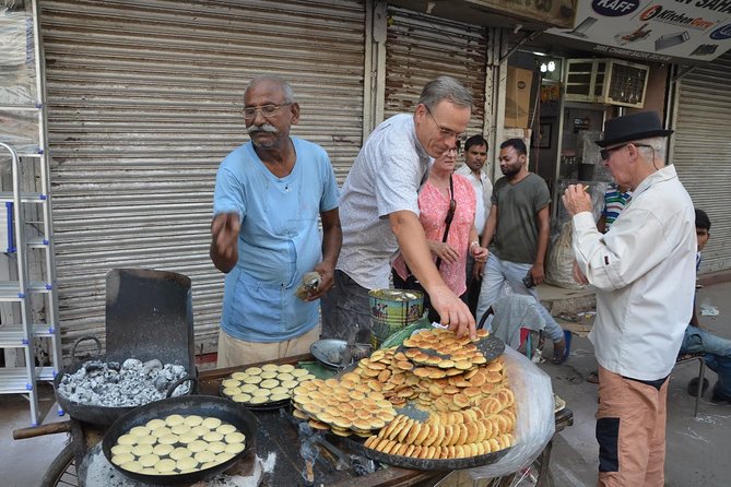 Old Delhi Shopping Tour With the Visit to Masterji Kee Haveli - Common questions