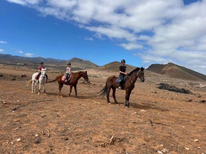 One Hour Horse Riding Tour in Gran Canaria - Inclusions