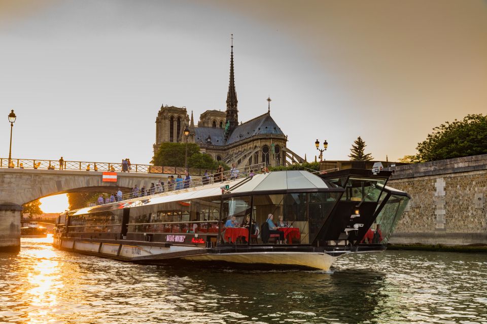 Paris: 4-Course Dinner Cruise on Seine River With Live Music - Full Description