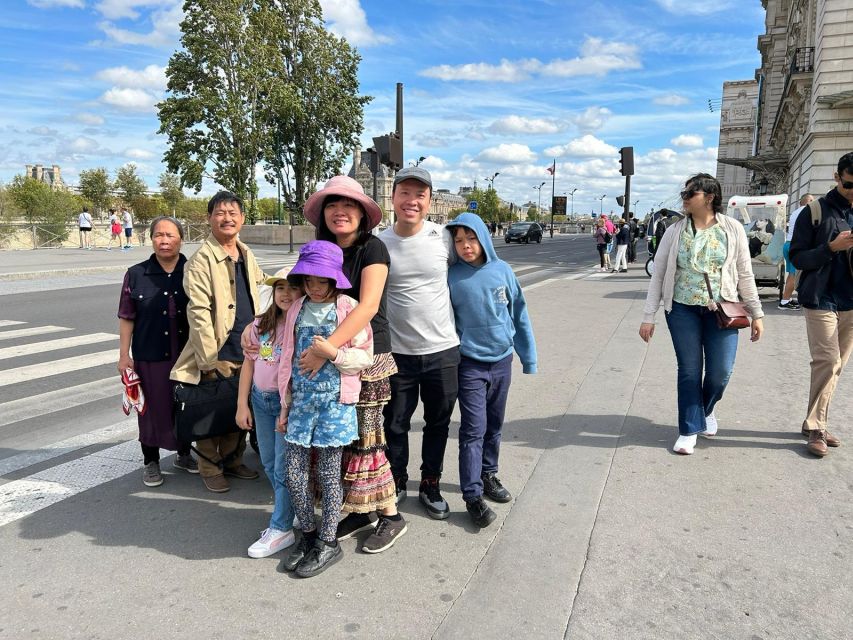 Paris City Day: Big Group From 6 to 15 Pax With Local Guide - Highlights of the Tour