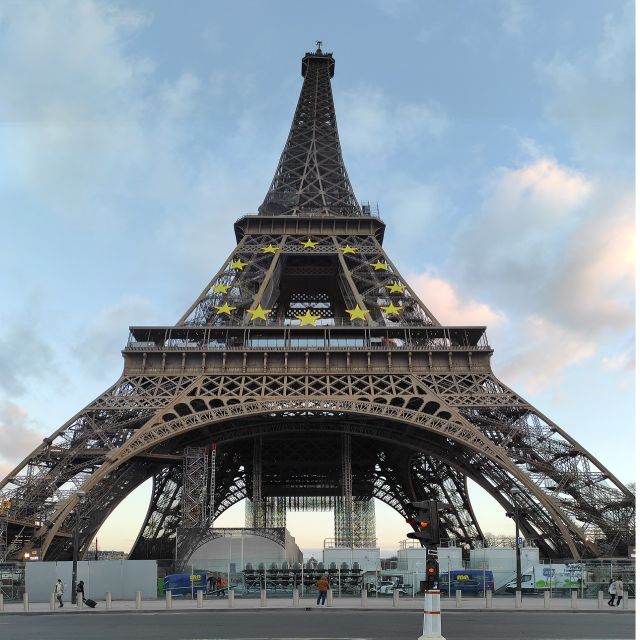 Paris: Eiffel Tower Entry Ticket With Optional Summit Access - Meeting Point Information