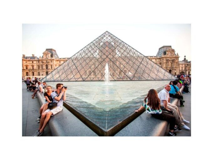 Paris: Louvre Museum Guided Tour - Tour Experience