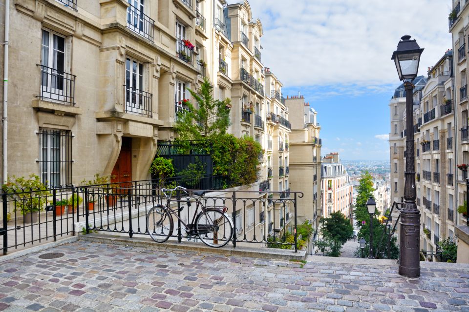 Paris: Montmartre and Sacré-Coeur Walking Tour - Inclusions