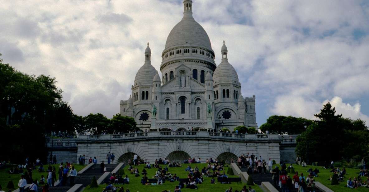 Paris: Montmartre Private Guided Walking Tour - Experience Highlights