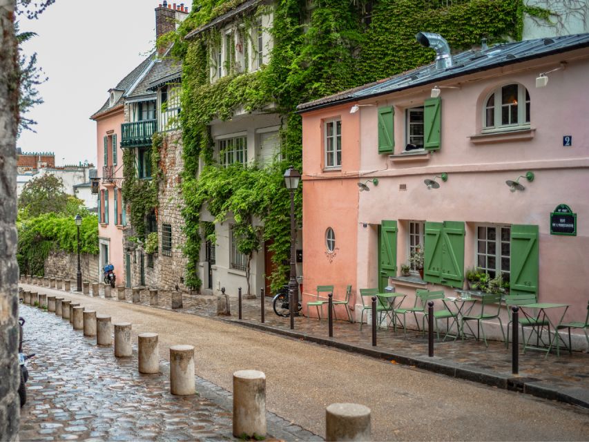 Paris: Montmartre Self-Guided Highlights Scavenger Hunt Tour - Itinerary