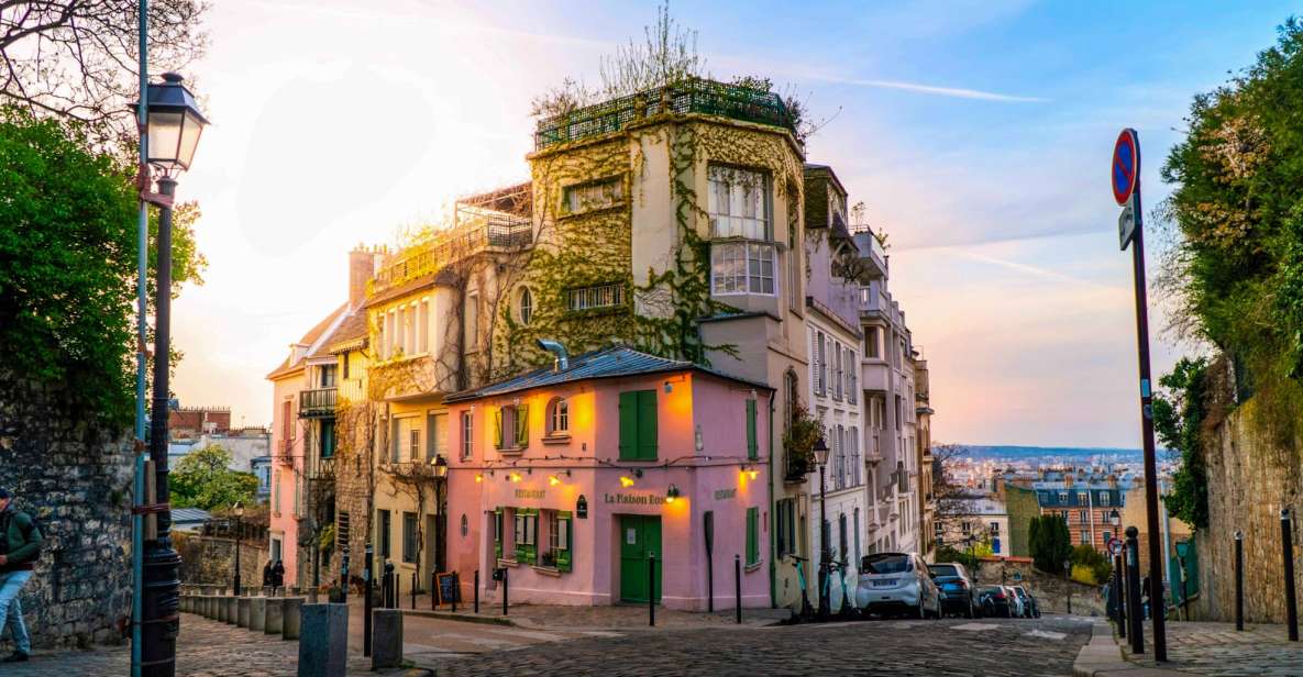 Paris: Montmartre Urban Adventure City Exploration Game - Experience