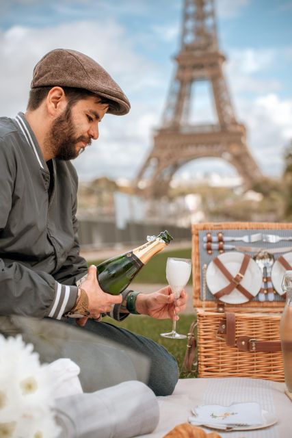 Paris: Picnic Experience in Front of the Eiffel Tower - Package Inclusions