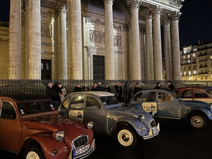 Paris: Private Christmas Lights Tour in Citroën 2CV 2h - Booking Options and Hotel Services