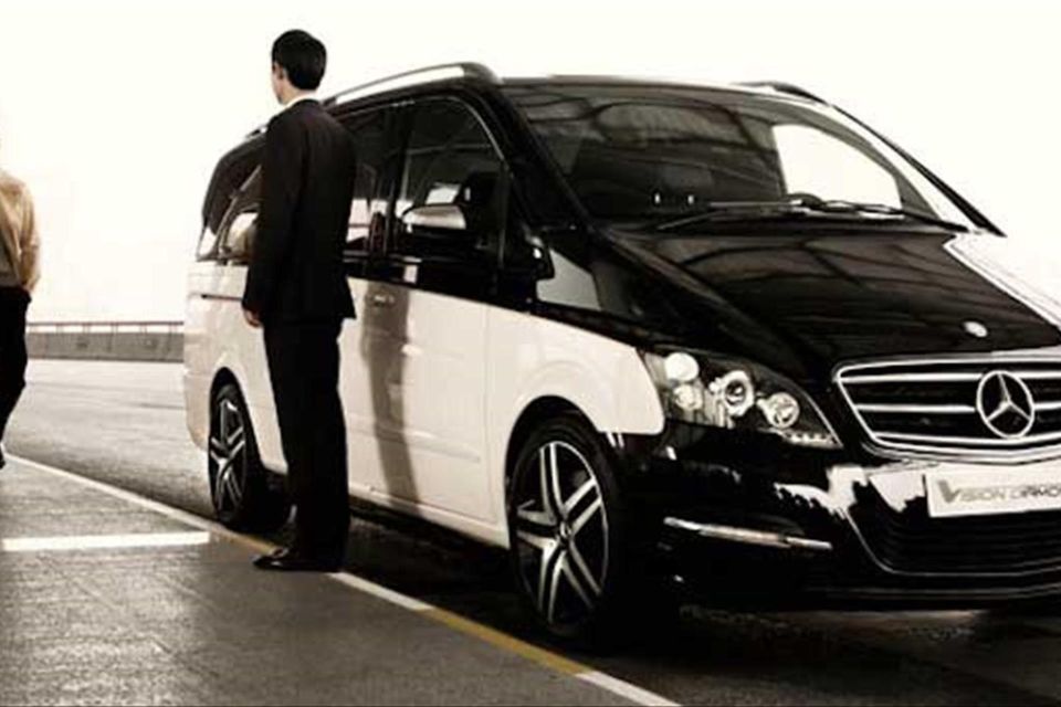 Paris: Private Transfer to Charles De Gaulle Airport - Inclusions