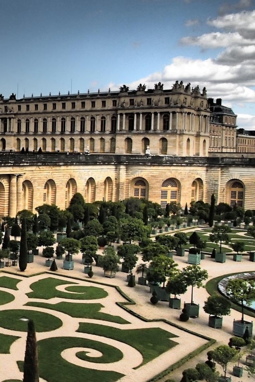 Paris: Private Van Transfer to Versailles - Detailed Description