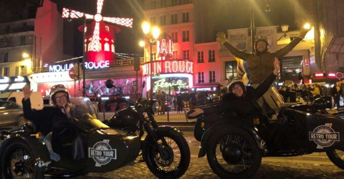 Paris: Romantic Sidecar Tour by Night With Champagne - Champagne Toast at Eiffel Tower