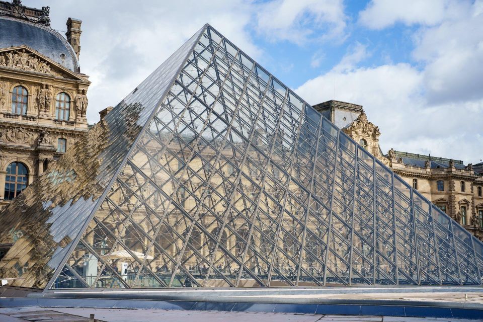 Paris : Sacré-Cœur + Louvre Pyramid Digital Audio Guides - Accessibility and Cancellation Policy