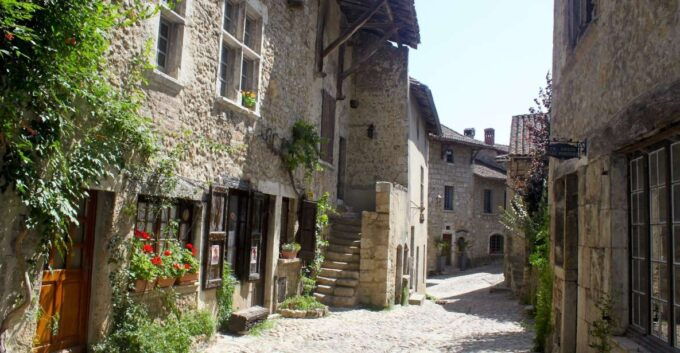 Pérouges : Medieval Village Private Guided Tour - Tour Information