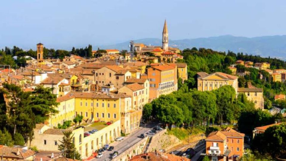 Perugia Guided Tour + Lunch + Perugina Chocolate House Tour - Booking Details and Information