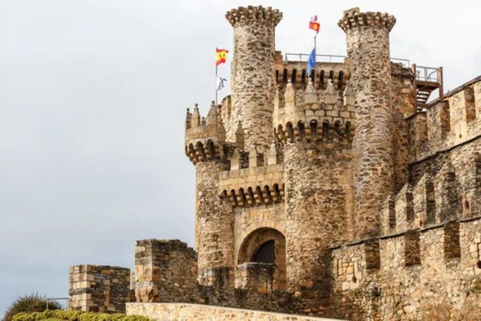 Ponferrada: Castle of the Templars Entry and Guided Tour - Historical Insights and Legends