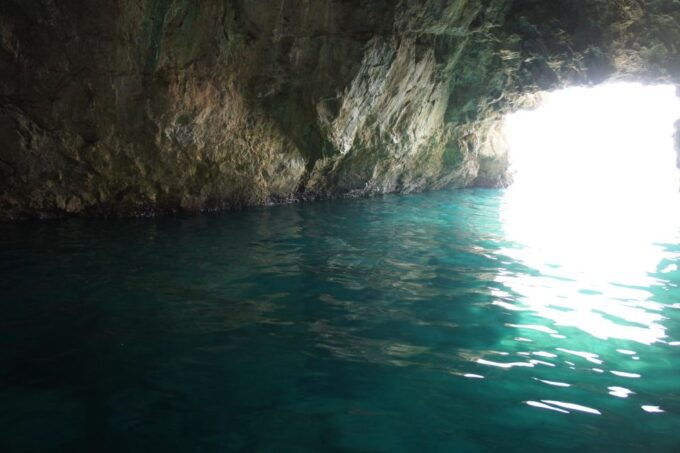 Positano: Private Boat Tour to Amalfi Coast - Activity Features