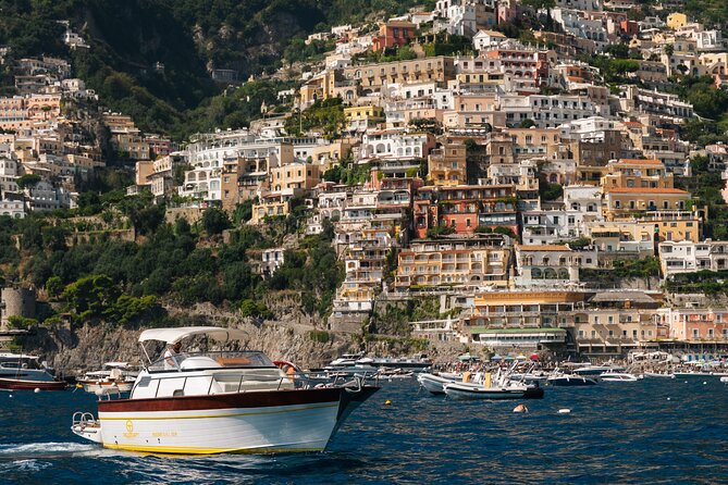 Private Amalfi Coast Tour With 28ft Boat - Boat Features