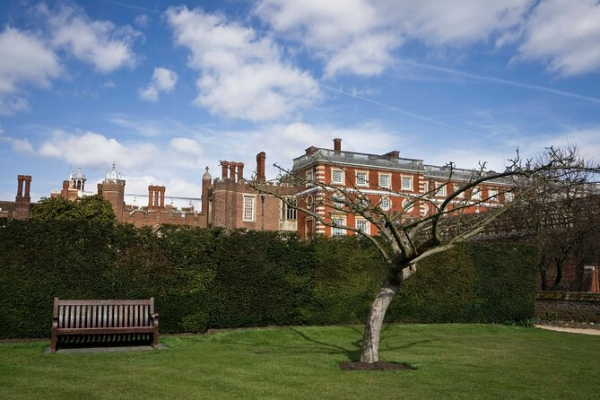 Private London Hampton Court Palace and Cumberland Art Gallery - Enhancing Customer Experience