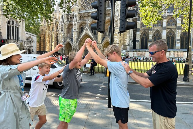 Private London Westminster Abbey Tour for Kids and Westminster Sightseeing Walk - Recommended Attire