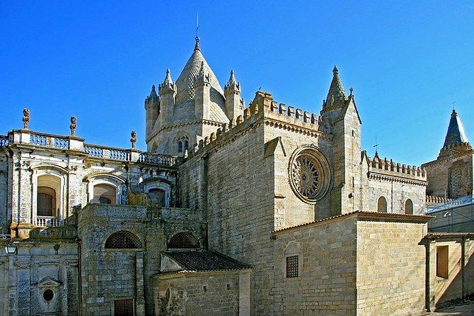 Private Nazaré and Óbidos Tour - Exploring Óbidos