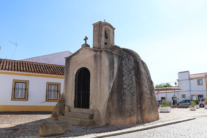 Private Tour in Évora With Alentejo Wines and Cork - Local Delicacies Sampling