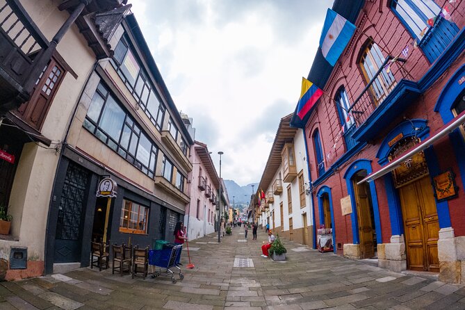 Private Tour of La Candelaria, the History of Bogotá - Common questions