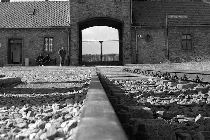 Private Transport: Auschwitz-Birkenau Memorial And Museum Tour - Directions