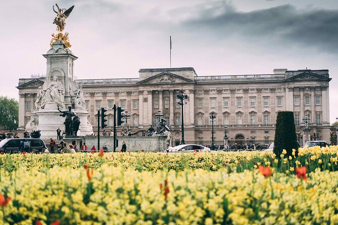 Private Treasure Hunt Using Mobile Phones in Buckingham Palace - Directions and Tips