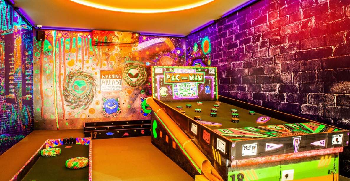 Puerto Del Carmen: Indoor 18 Hole Crazy Mini Golf Experience - Location and Meeting Point