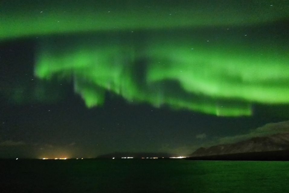 Reykjavik: 2-Hour Northern Lights by Boat With Backup Plan - Amenities and Inclusions