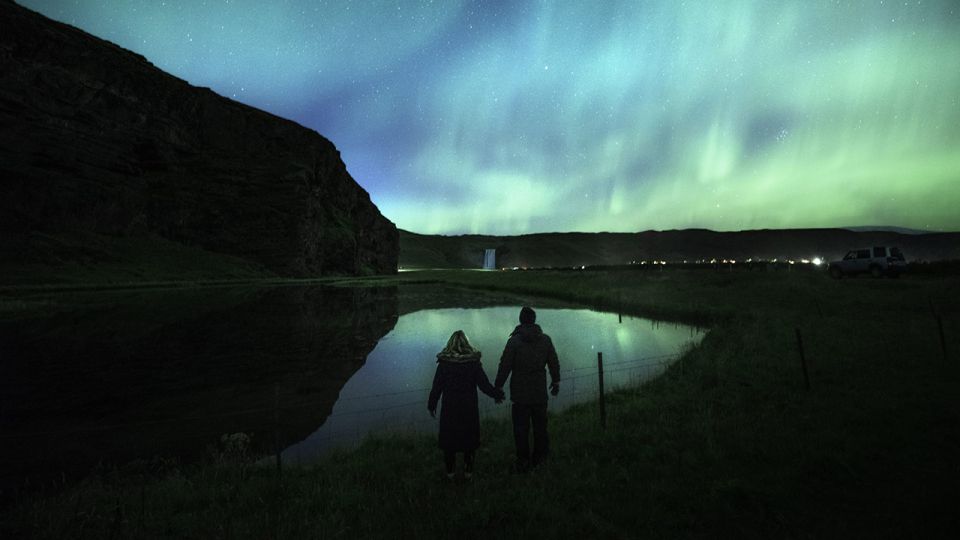 Reykjavik: Northern Lights Hunting and Professional Photos - Inclusions