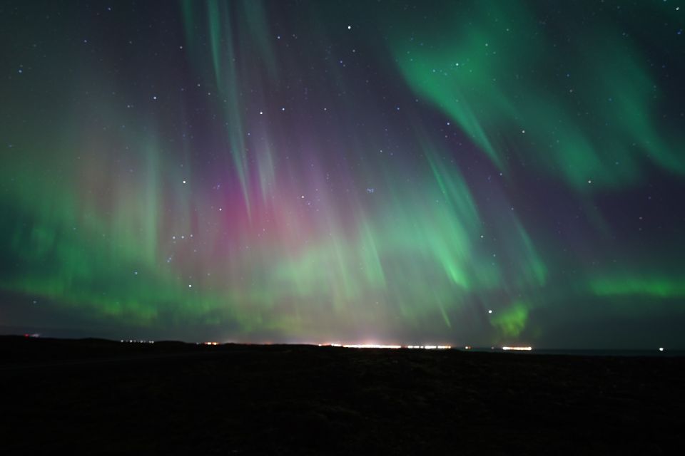 Reykjavik: Premium Northern Lights Tour With Free Photos - Inclusive Booking Features