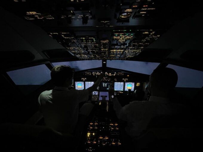 Sabadell (Barcelona): Flight Simulator Experience B737 - Fear of Flight Training