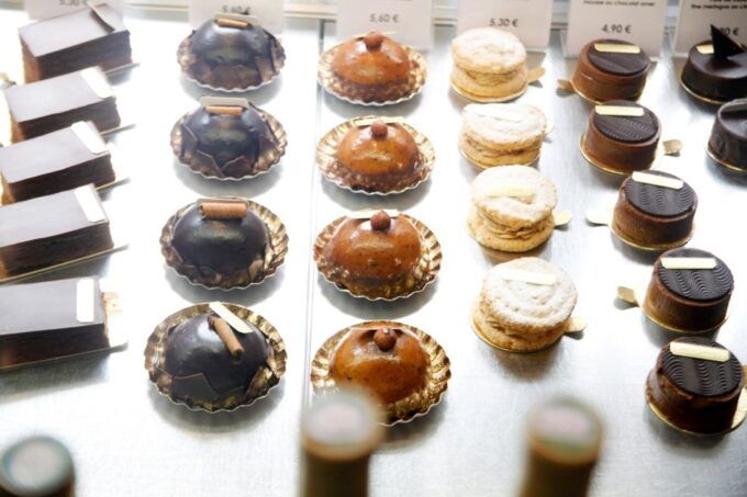 Saint-Germain-des-Prés: Pastry and Chocolate Walking Tour - Review Summary